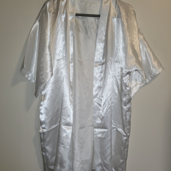 Bride Robe - Picture 3 of 3